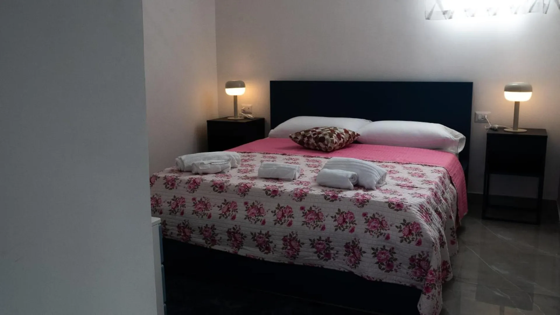 Vesuvio Home Capodichino Blu Naples Apartment